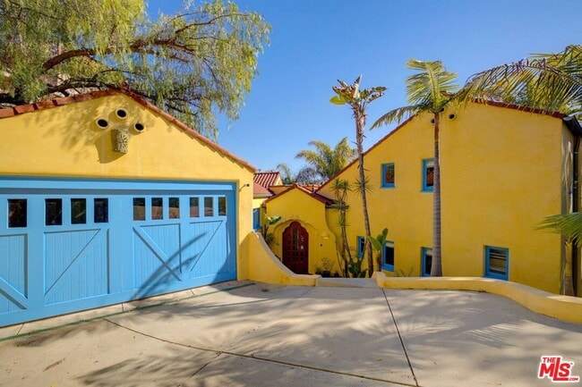 4778 Cromwell Ave in Los Angeles, CA - Building Photo - Building Photo