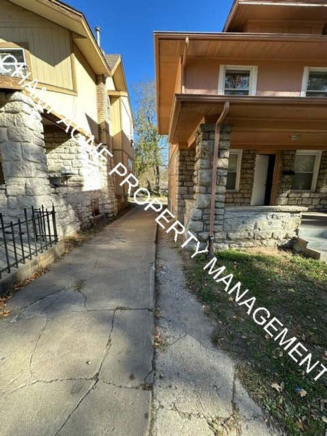 2463 Denver Ave in Kansas City, MO - Building Photo - Building Photo