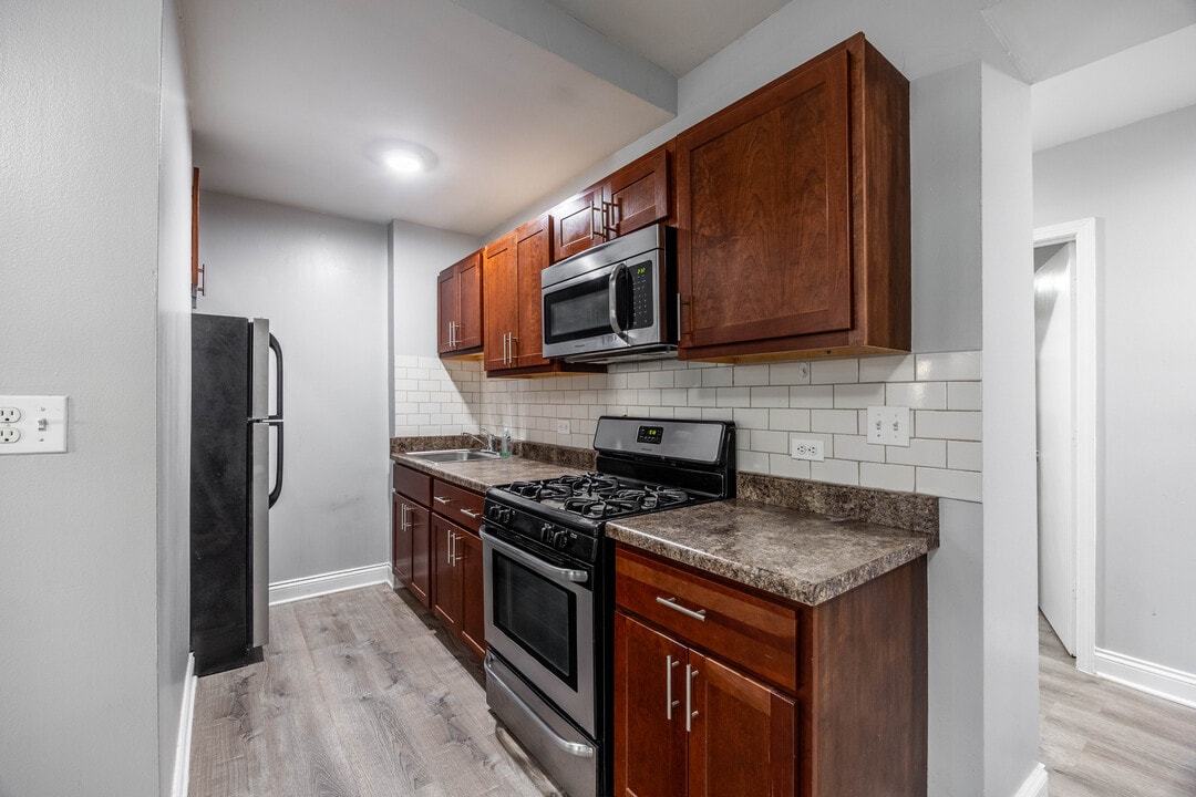 4027 N Kenmore Ave, Unit 101 in Chicago, IL - Building Photo