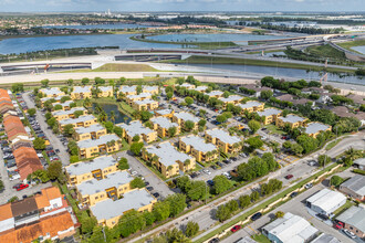 Soleil Lake in Miami, FL - Building Photo - Building Photo