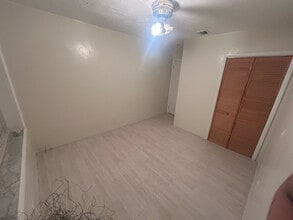 1532 NE 148th St in Miami, FL - Building Photo - Building Photo