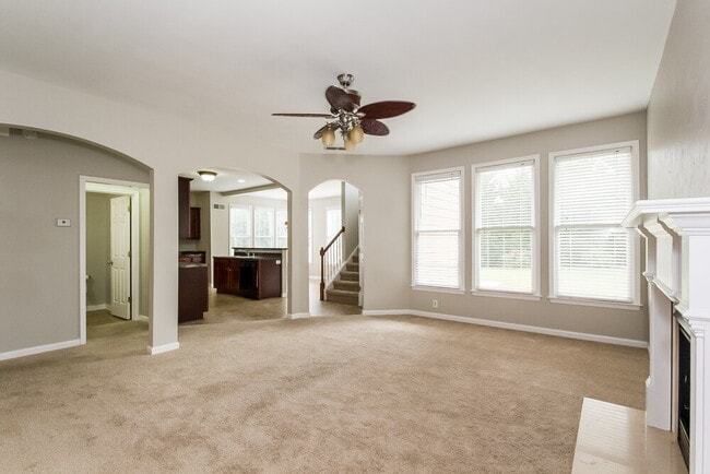 214 Elmbrook Ln in Canton, GA - Building Photo - Building Photo