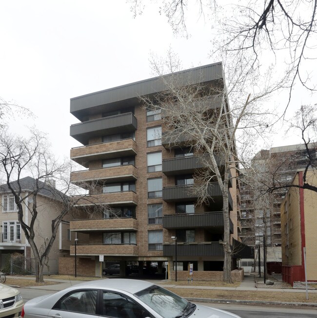 Belmont House in Calgary, AB - Building Photo - Building Photo