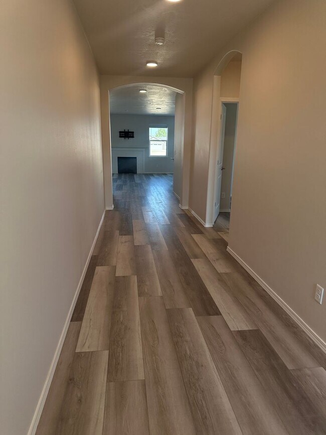 213 Royal Palm Dr in Moses Lake, WA - Building Photo - Building Photo