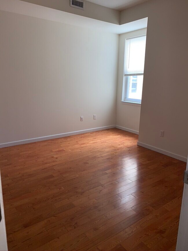 1238 S 45th St, Unit 2 in Philadelphia, PA - Foto de edificio - Building Photo