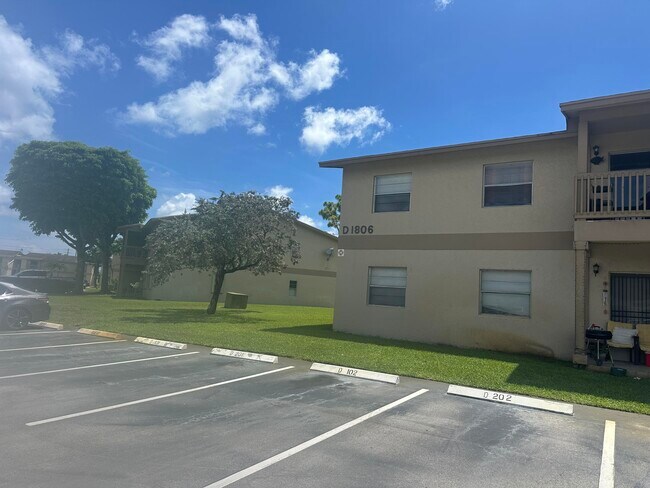 1806 Abbey Rd in West Palm Beach, FL - Building Photo - Building Photo