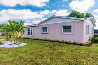 5215 SW 128th Ave in Miami, FL - Building Photo - Building Photo