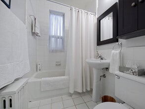 Oakburn Apartments in Toronto, ON - Building Photo - Building Photo