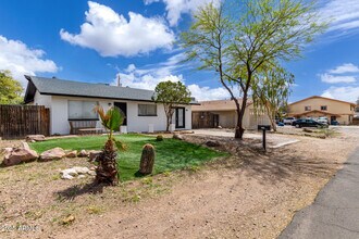1985 S Plaza Dr in Apache Junction, AZ - Building Photo - Building Photo