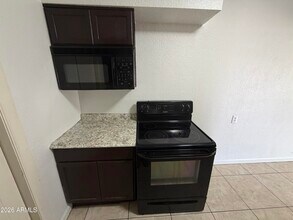 625 E Broadway Rd in Tempe, AZ - Building Photo - Building Photo