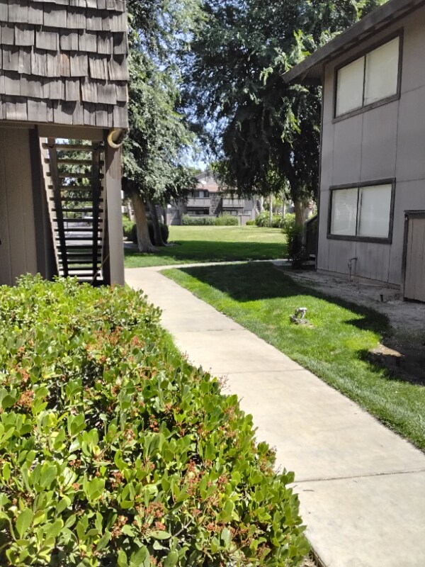 1151 S Chestnut Ave in Fresno, CA - Building Photo - Building Photo