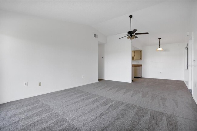 5223 Vineland Rd in Orlando, FL - Building Photo - Building Photo