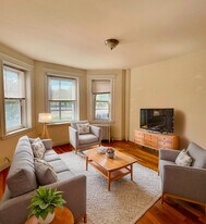 1637 Commonwealth Ave, Unit 2 in Boston, MA - Building Photo