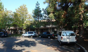 607 W Provential Dr in Anaheim, CA - Building Photo - Building Photo