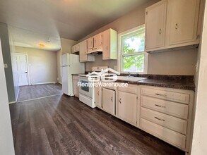4043 2nd Ave in Des Moines, IA - Building Photo - Building Photo