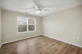 Rutherford Crossing in Cherryville, NC - Foto de edificio - Building Photo