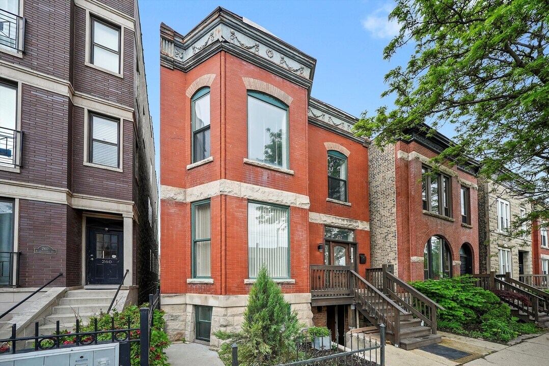262 N California Ave in Chicago, IL - Building Photo
