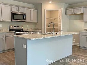 2552 Thornbury Lp in Mobile, AL - Building Photo - Building Photo