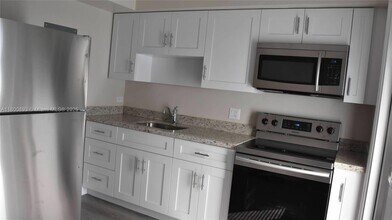 310 SW 31st Ave in Miami, FL - Building Photo - Building Photo