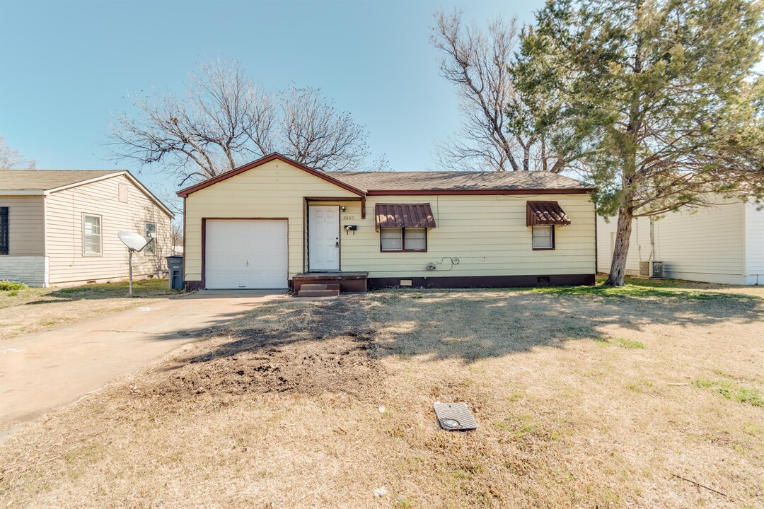 2807 NW 19th St in Lawton, OK - Building Photo