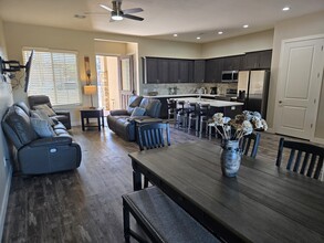 1329 1st St in Bullhead City, AZ - Building Photo - Building Photo