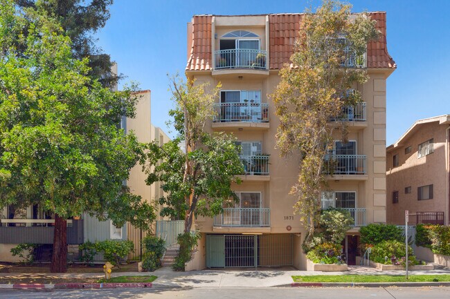 1871 Greenfield Ave, Unit 102 in Los Angeles, CA - Foto de edificio - Building Photo