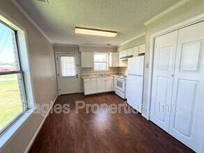 106 Gurley Ave in Goldsboro, NC - Building Photo - Building Photo