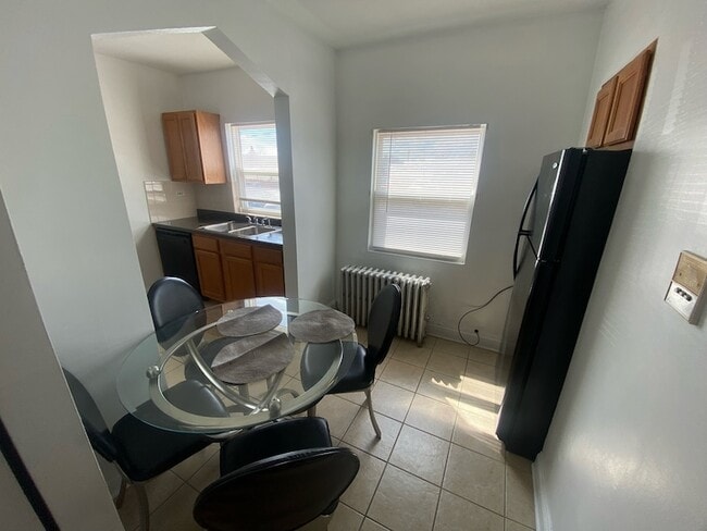 2419 N Oak Park Ave in Chicago, IL - Foto de edificio - Building Photo