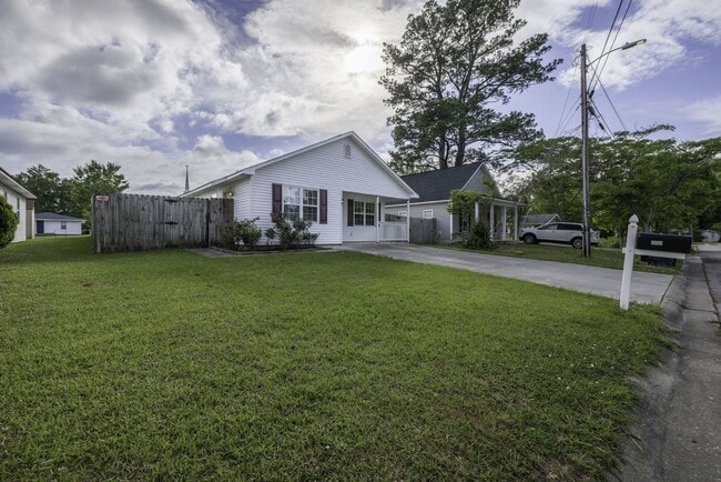 129 Sanders St in Jacksonville, NC - Building Photo - Building Photo