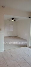 233 Carmillita Way in Modesto, CA - Foto de edificio - Building Photo