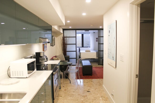 445 Ontario St in Toronto, ON - Building Photo - Building Photo