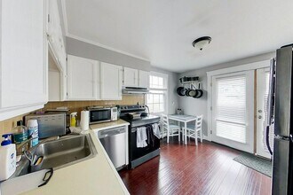 45 Hammond St in Newport, RI - Building Photo - Building Photo