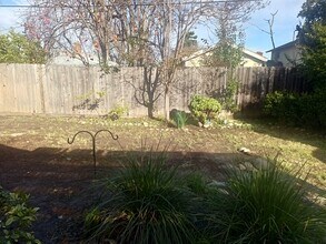 107 Petrilli Cir in Sacramento, CA - Building Photo - Building Photo