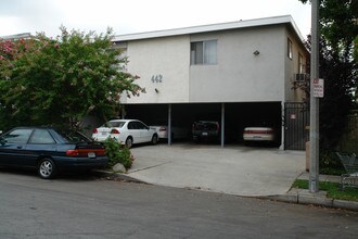 442 E Santa Anita Ave in Burbank, CA - Foto de edificio - Building Photo