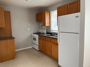 14 Revere Dr in Bloomfield, CT - Building Photo - Building Photo