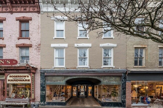 property at 613 Warren St