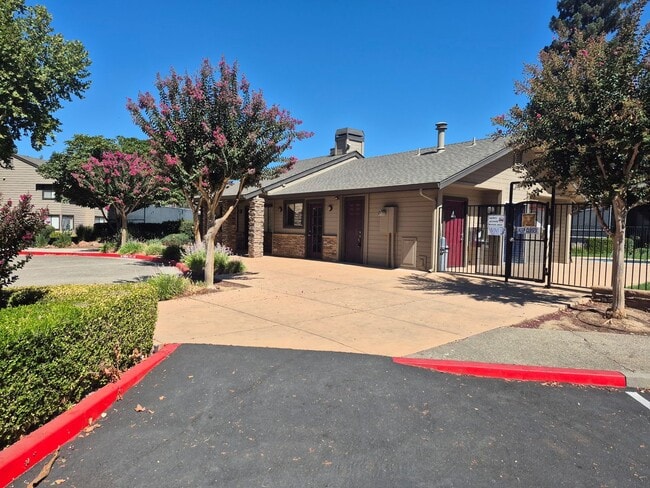 property at 3715 Tallyho Dr