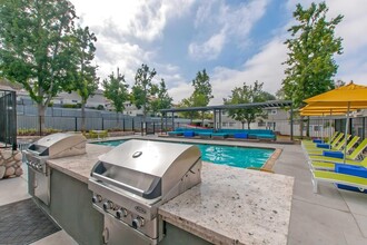 Highline Apartments in Santee, CA - Building Photo - Building Photo