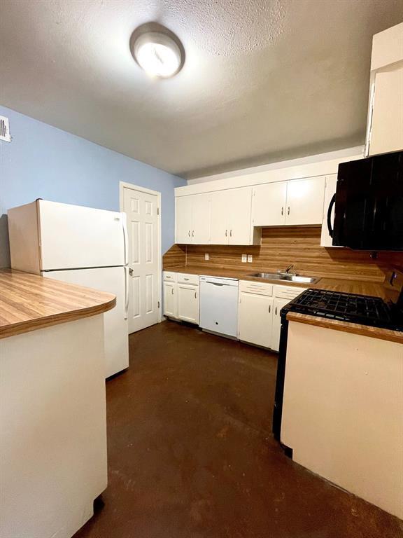 property at 1108 W 22nd St