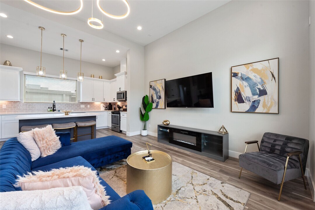 2907 Sherwood Grn Ln in Houston, TX - Building Photo