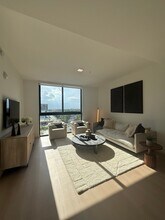 60 NW 31st St, Unit A05 in Miami, FL - Building Photo - Building Photo