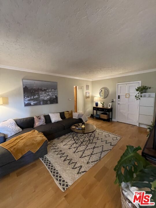 1020 Granville Ave in Los Angeles, CA - Building Photo - Building Photo
