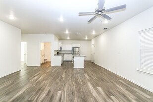 6932 20th St in Lubbock, TX - Building Photo