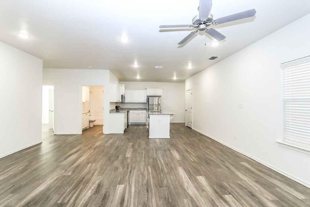 6932 20th St in Lubbock, TX - Building Photo