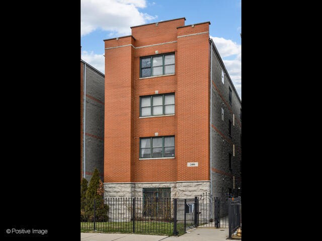 2406 W Flournoy St in Chicago, IL - Building Photo