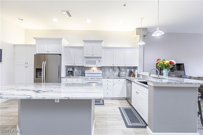 property at 8641 Piazza Del Lago Cir