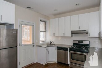 1818 W Leland Ave, Unit 1 in Chicago, IL - Building Photo - Building Photo