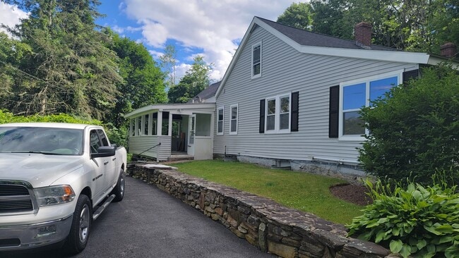 84 Emerald Rd in Rutland, MA - Building Photo - Building Photo