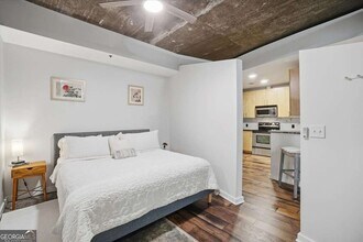 923 Peachtree St NE in Atlanta, GA - Foto de edificio - Building Photo