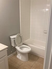 377 E Adoue St photo'